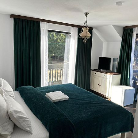 Conacul Muntii Bucovinei Hotel คัมพูลุง โมลโดเวเนสค์ ภายนอก รูปภาพ